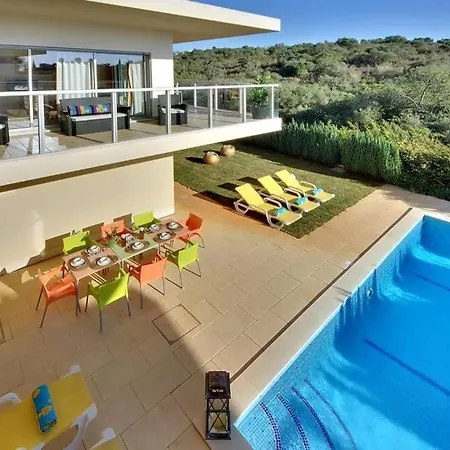 Sleeps 8 Pool Air Con Wifi ヴィラ