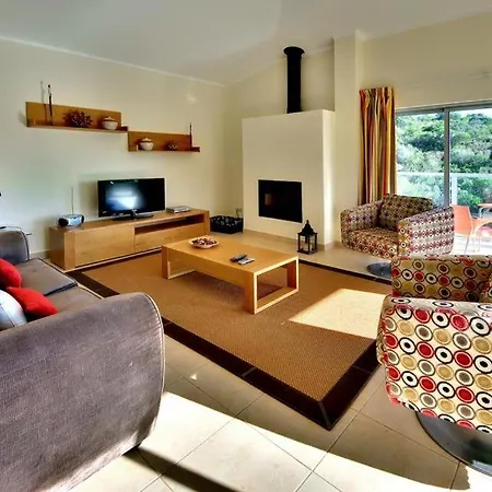 ヴィラ Sleeps 8 Pool Air Con Wifi *
