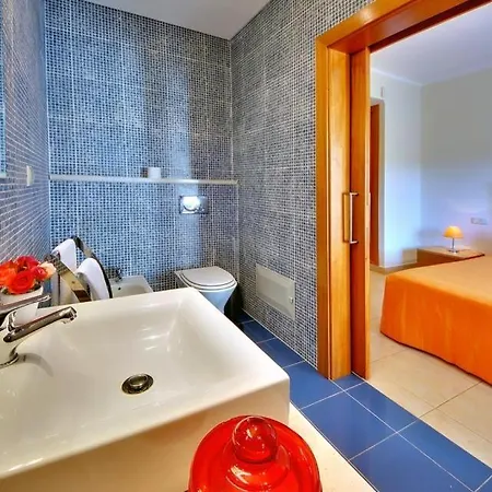 Sleeps 8 Pool Air Con Wifi ヴィラ *