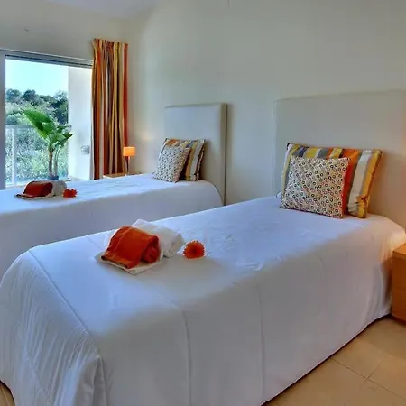 Sleeps 8 Pool Air Con Wifi ヴィラ Patroves