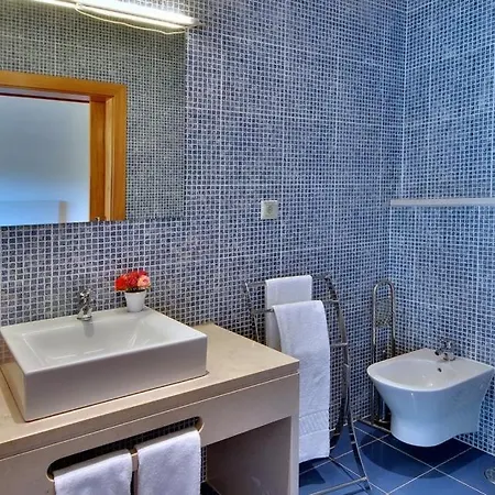 Sleeps 8 Pool Air Con Wifi ヴィラ
